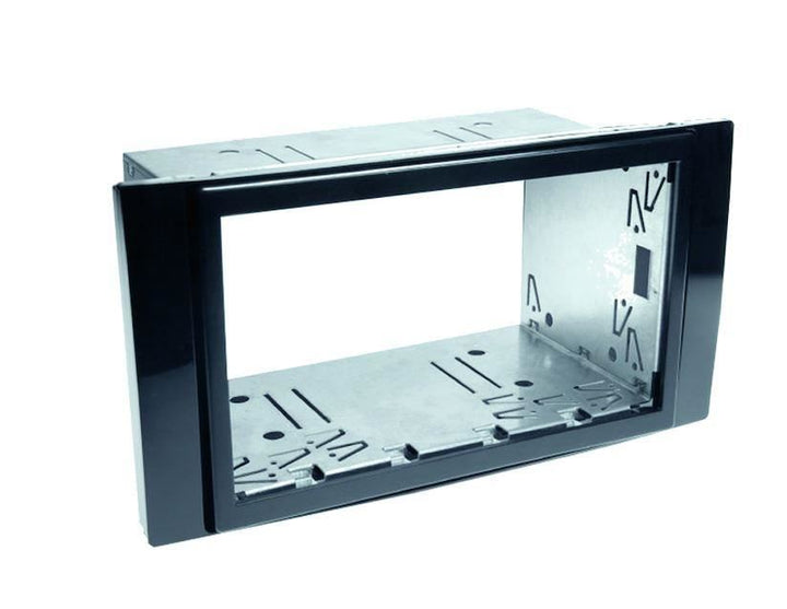 Pioneer* Moldura 2-DIN en color negro piano.