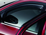 Focus ClimAir®* Deflector de aire para ventanillas delanteras, en color negro.