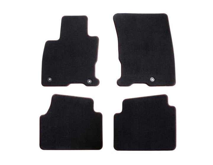Kuga Alfombrillas de terciopelo premium delanteras y traseras, negras con doble costura en rojo.