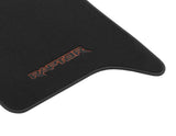 Kit de alfombrillas de moqueta delanteras y traseras Ranger Raptor 2022+ negras con logo rojo