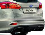Original Ford Focus Faldón paragolpes trasero con inserción para difusor en color negro brillante.