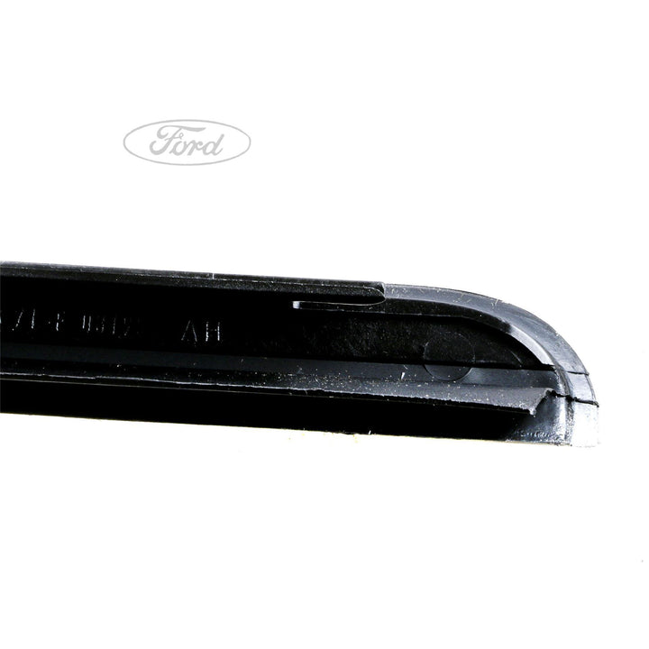 Ford Mondeo 2001-2007 Moldura Parabrisas Izquierdo Negra 1305443