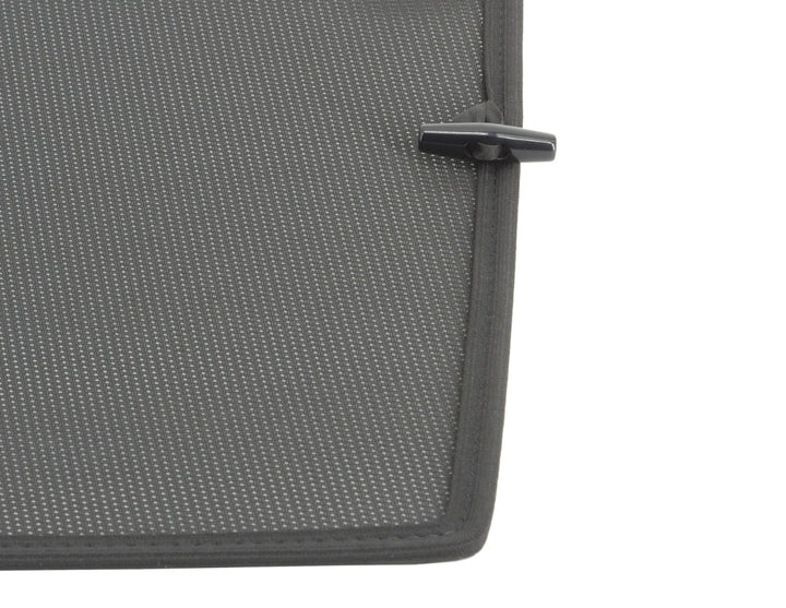 Transit ClimAir®* Pantalla protectora contra insectos para las ventanillas laterales.