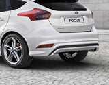 Original Ford Focus Faldón paragolpes trasero con inserción para difusor en color negro brillante.