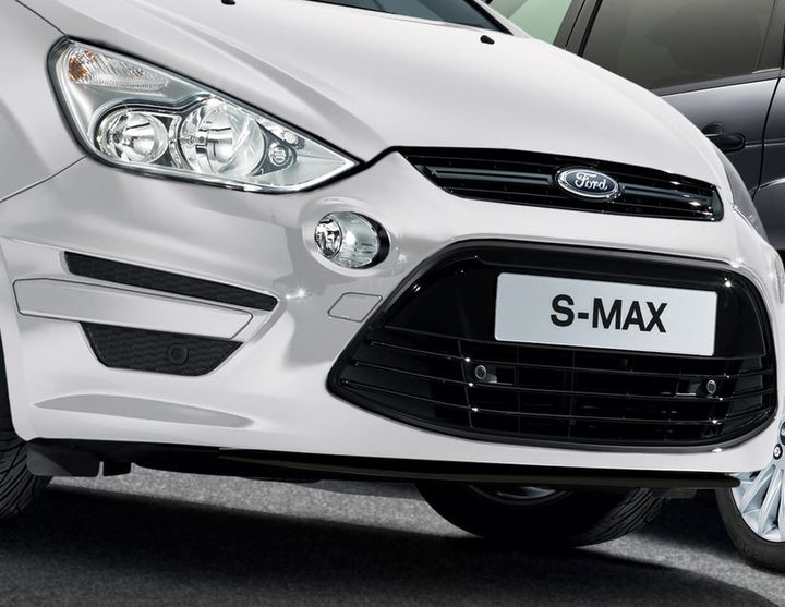 Original Ford S-MAX Protector de bajos del paragolpes delantero en color negro.
