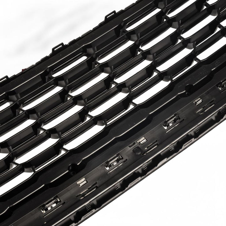 Rejilla superior de parachoques negro y cromo Puma Titanium 2020+