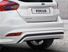 Original Ford Focus Faldón paragolpes trasero con inserción para difusor en color negro brillante.