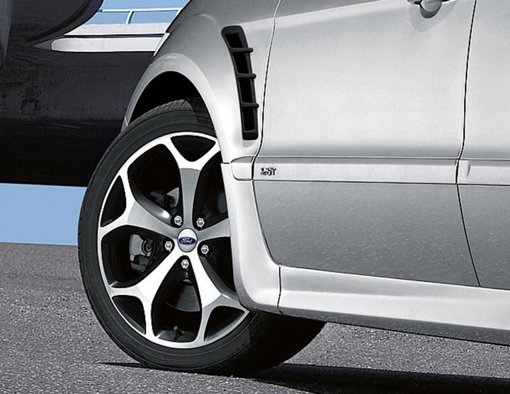 Original Ford S-MAX Rejilla de paso de rueda delantero en color antracita.