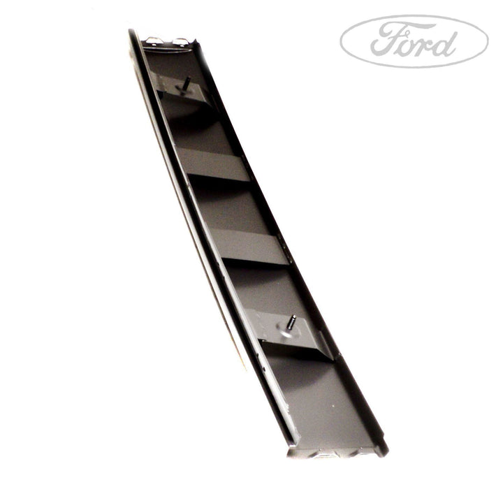 Moldura del parachoques trasero original Ford 1545634