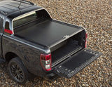 Original Ford Ranger Funda de maletero enrollable en color negro.
