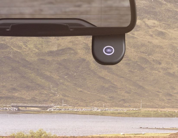 Cámara para salpicadero Cuenta con resolución Full HD y pantalla SYNC®3 y/o control de voz a través de Applink®