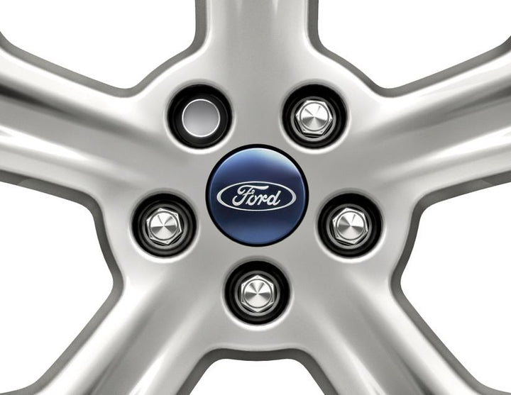 Juego de tornillos antirrobo para llantas de aleación.