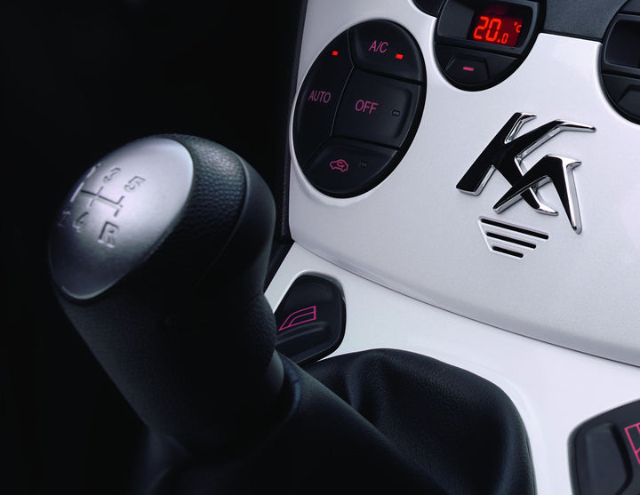 Original Ford Ka Pomo de la palanca de cambios diseño aluminio con inserción de cuero negro.