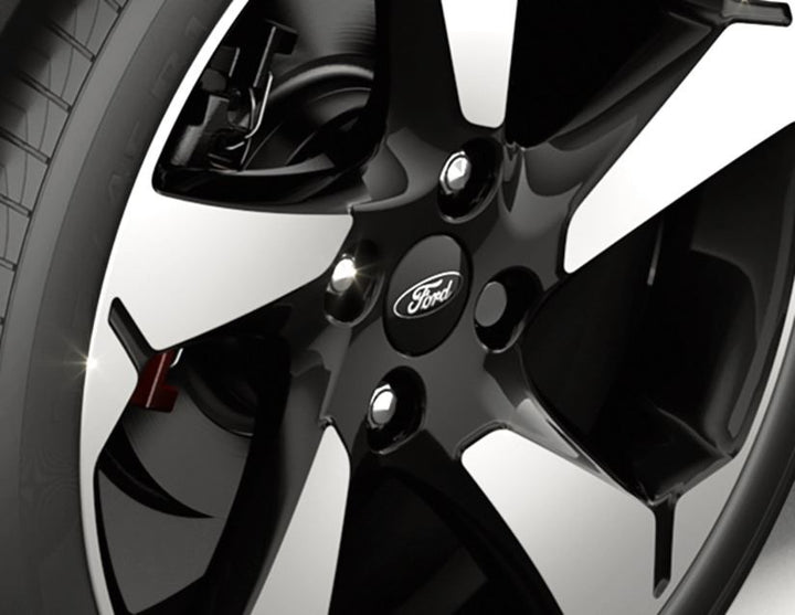 Juego de tornillos antirrobo para llantas de aleación.