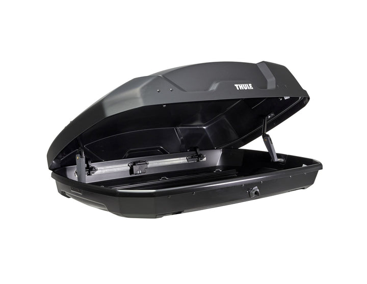 Thule®* Baúl de techo Force XT S, en color negro mate Aeroskin.