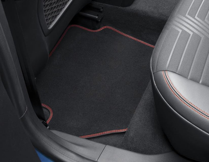 Original Ford Puma 2019+ Alfombrillas contorneadas de velour rojas 2478661