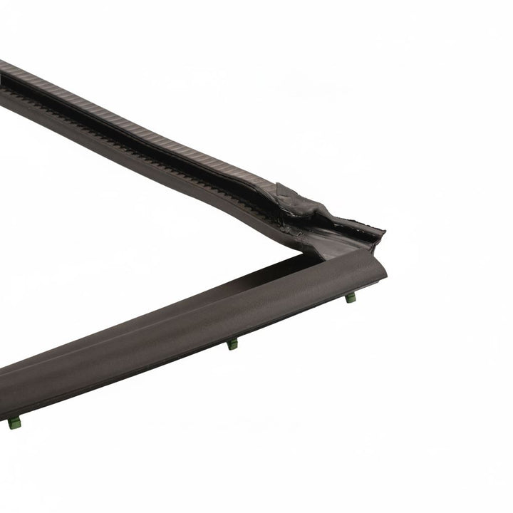 Burlete exterior inferior de umbral de puerta IZQ Puma 2020+