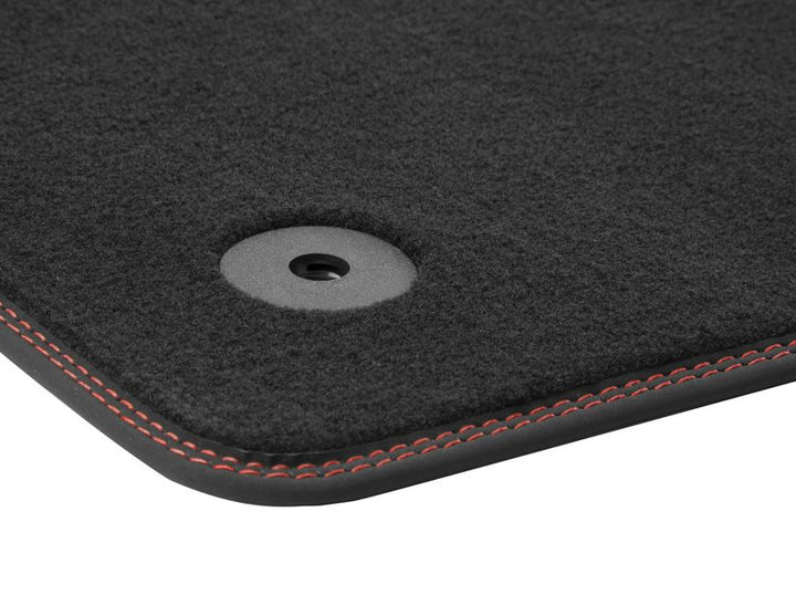 Focus Alfombrillas de terciopelo frontal, negro con costuras rojas