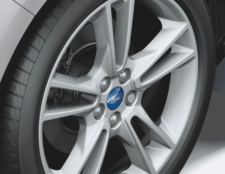 Juego de tornillos antirrobo para llantas de aleación.