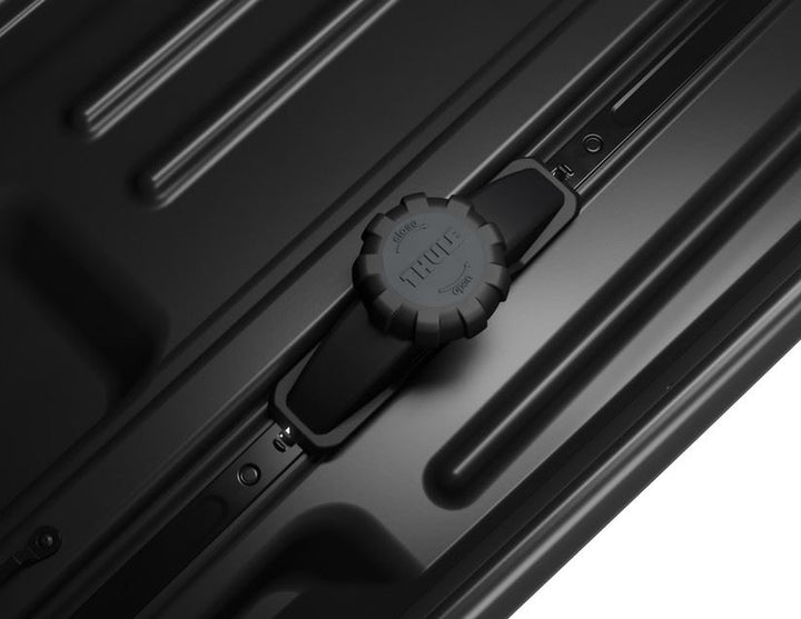 Thule®* Baúl de techo FORCE XT L, en color negro mate Aeroskin