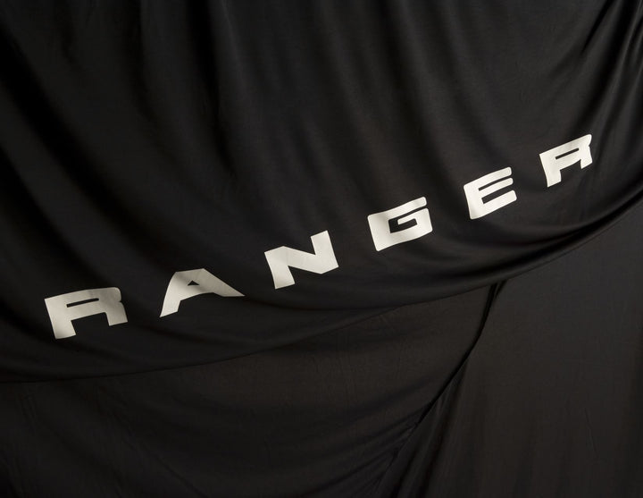 Ranger Safar* Funda protectora en color negro con óvalo Ford y logo Ranger