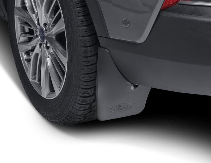 KUGA GUARDABARROS DELANTEROS Y TRASEROS CON ACCESORIOS PARA INSTALACIÓN DESDE 01/2020 EN ADELANTE