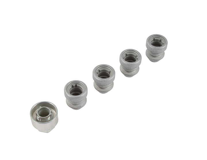 Juego de tornillos antirrobo para llantas de aleación.