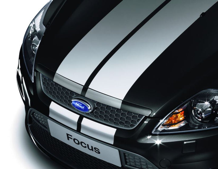 Original Ford Focus 01/2008-12/2010 Kit de bandas GT para capó,en color plata.
