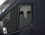 Transit ClimAir®* Deflector de aire para ventanillas delanteras, en color negro.