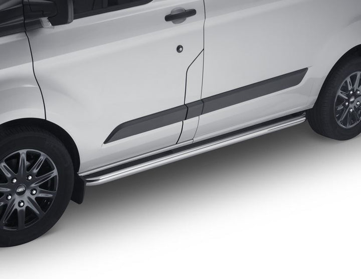 Tourneo/Transit Custom ARP* Protecciones laterales diseño tubular de acero inoxidable pulido con esquinas curvas.
