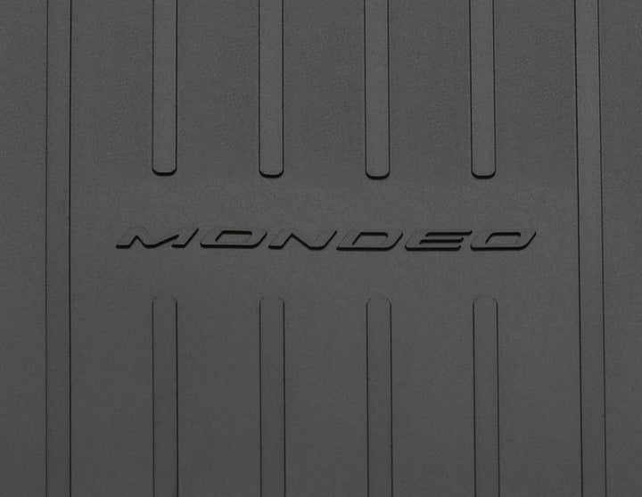 Mondeo Alfombra antideslizante para maletero en color negro.