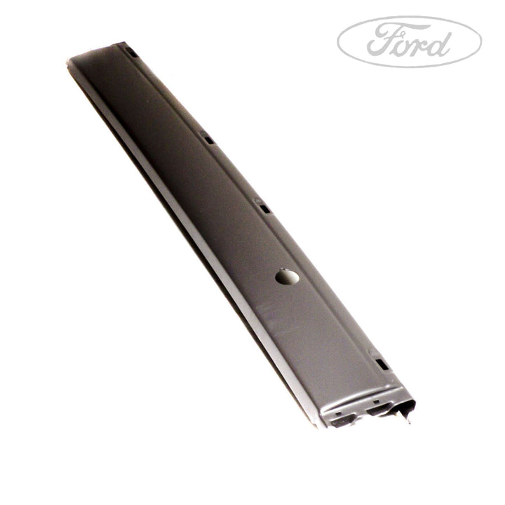 Moldura del parachoques trasero original Ford 1387174