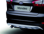 Original Ford Mondeo Difusor de paragolpes trasero en color plata.