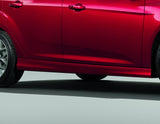Original Ford Focus 01/2011-03/2018 Faldón lateral para lado derecho.