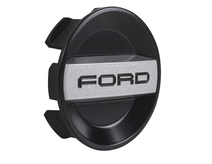 Embellecedor de rueda en color negro, con inscripción Ford.