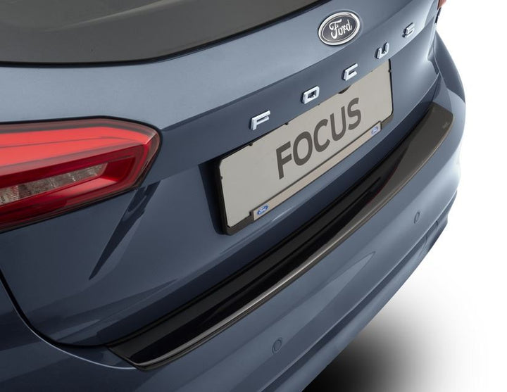 FOCUS CLIMAIR®* LÁMINA PROTECTORA DE PARAGOLPES TRASERO PLACA DELINEADA, EN COLOR NEGRO BRILLANTE.