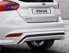 Original Ford Focus Faldón paragolpes trasero con inserción para difusor en color negro brillante.