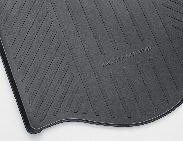 Mondeo Alfombra antideslizante para maletero en color negro.