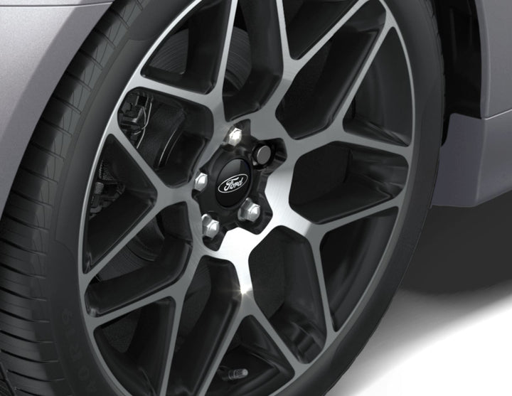 Juego de tornillos antirrobo para llantas de aleación.