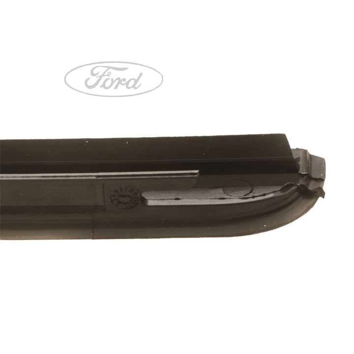 Mondeo 2001-2007 Moldura del Parabrisas Lado Derecho Negra