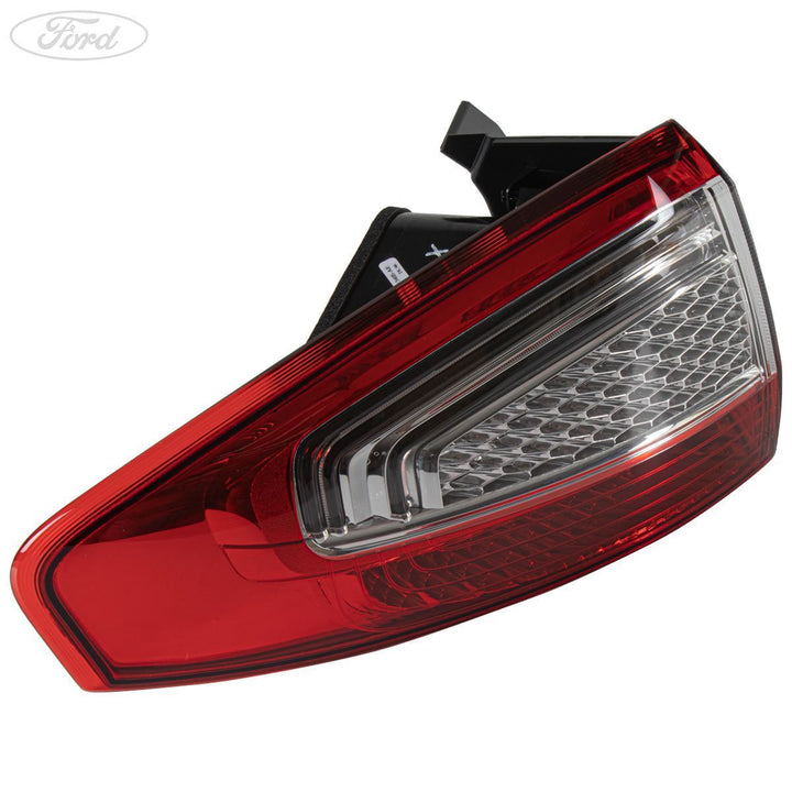 Grupo de luces traseras exteriores izquierdas N/S (lado del conductor) originales para Ford Mondeo 1767495