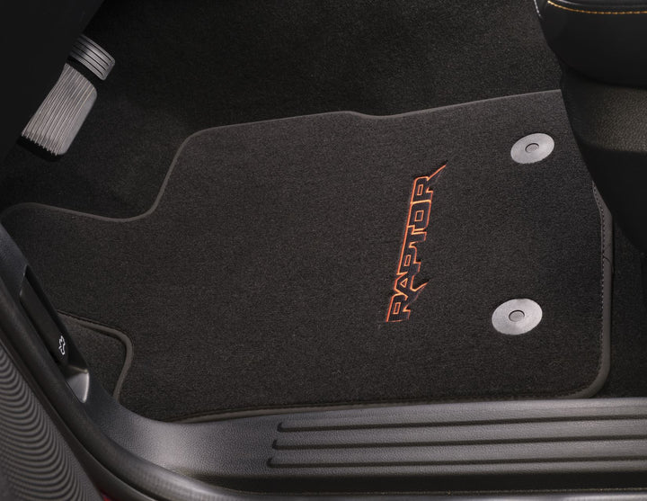 Kit de alfombrillas de moqueta delanteras y traseras Ranger Raptor 2022+ negras con logo rojo
