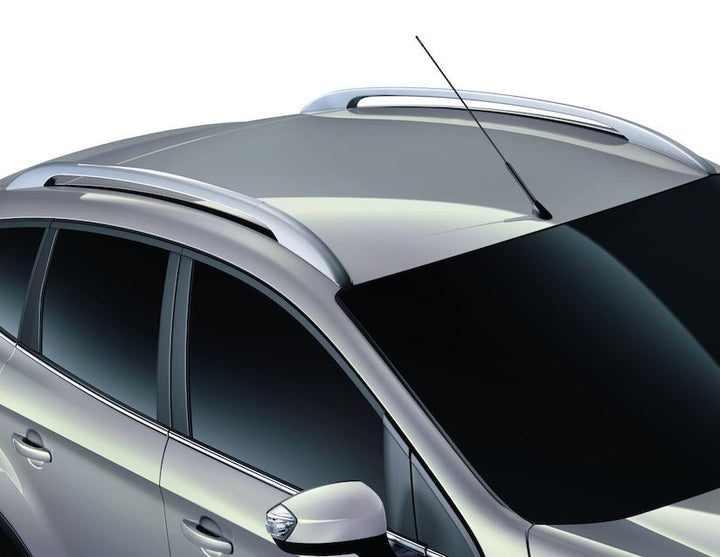 Original Ford Kuga Barras longitudinales portaequipajes para techo en color plata.