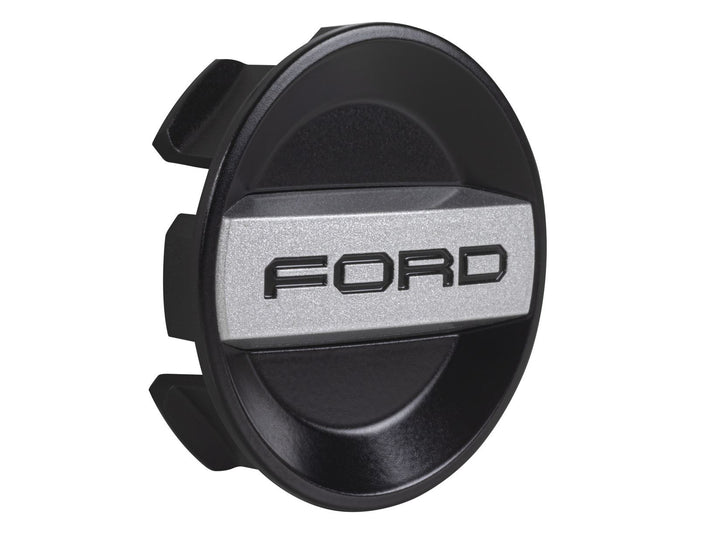 Embellecedor de rueda en color negro, con inscripción Ford.