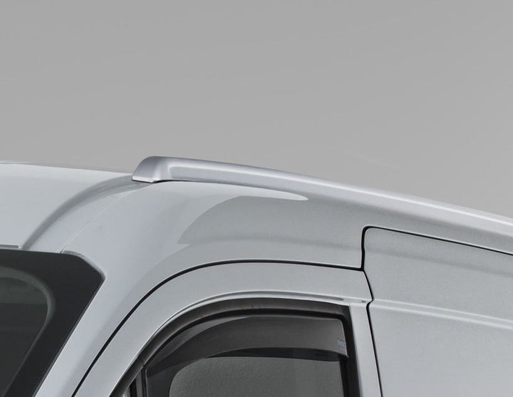 Original Ford Transit/Tourneo Connect Barras longitudinales portaequipajes para techo en color plata.