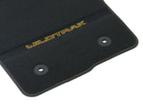 Kit de alfombrillas de moqueta delanteras y traseras Ranger Wildtrak automática 2022+ negro con logo amarillo