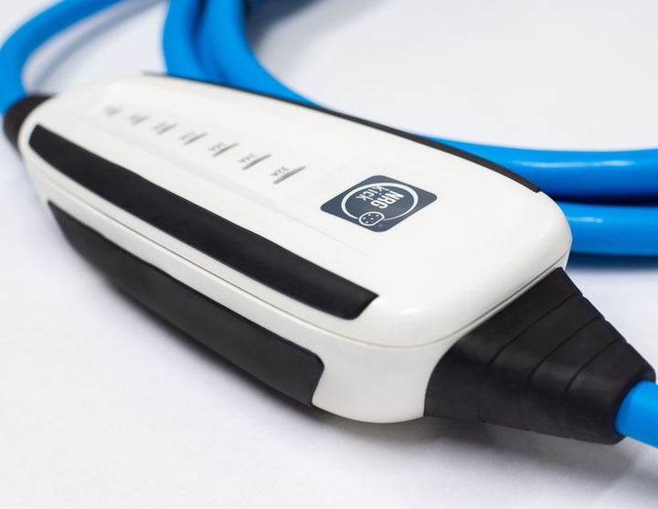 DiniTech* NRGkick Mobile Wallbox kit estándar para todo tipo de vehículos eléctricos