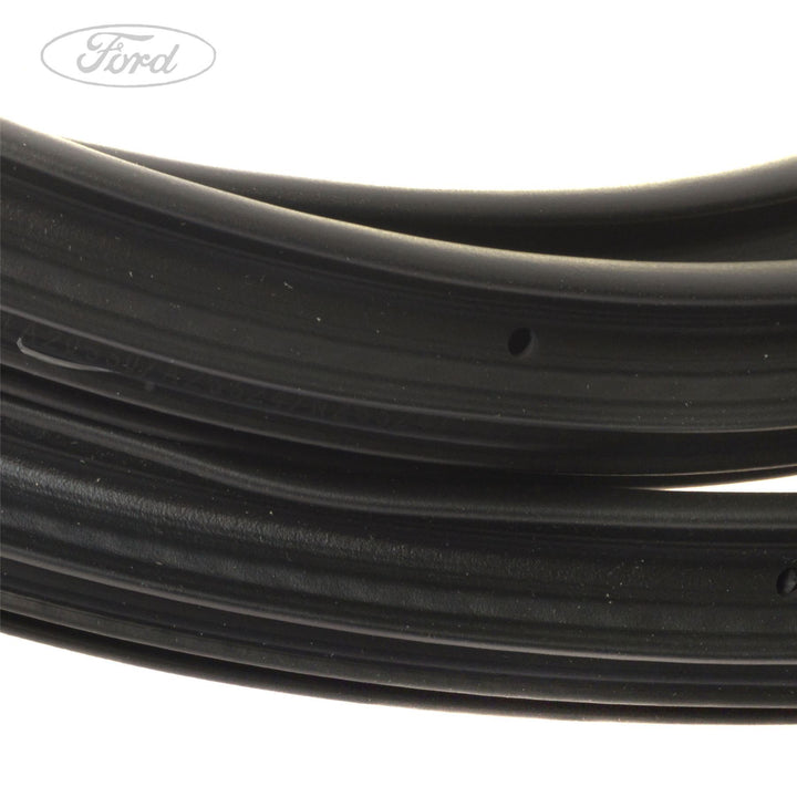 Focus 2011-2019 Burlete LD/LI Negro