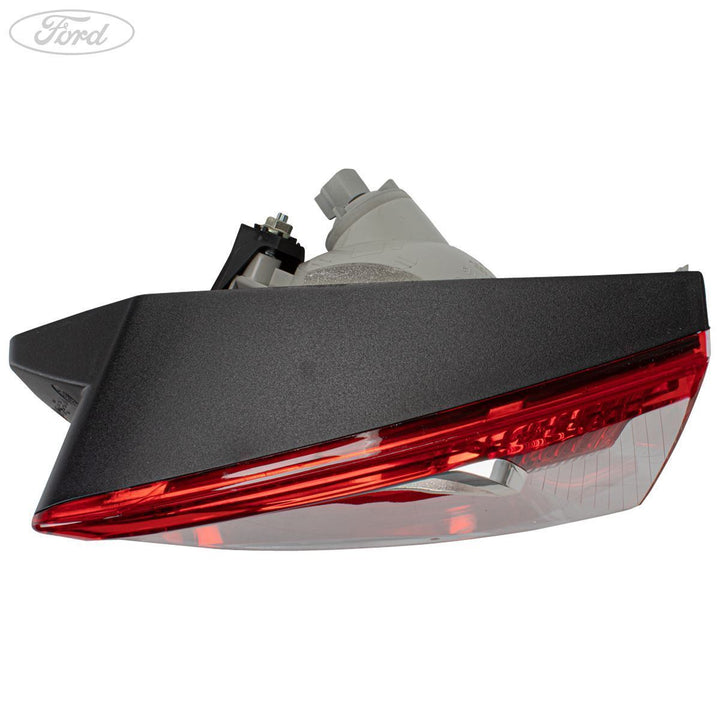 Kuga 2008-2012 Conjunto Luz de Freno y Flasher Interno